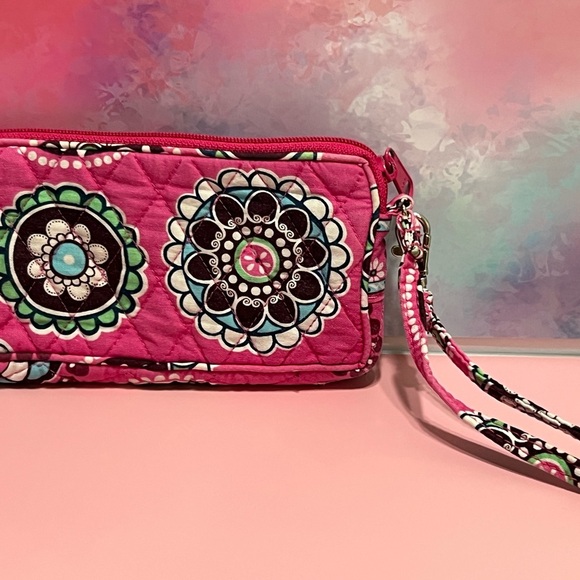 Pink Vera Bradley Wristlet used but in good condition. No rips or stains. - Picture 4 of 7